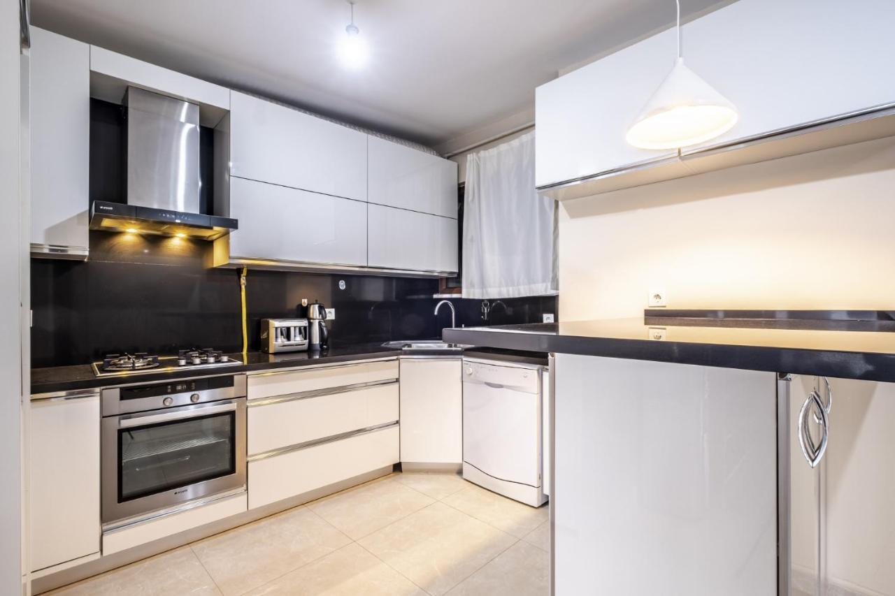 Flat With Sea View Near Uskudar Ferry Station Apartment อิสตันบูล ภายนอก รูปภาพ